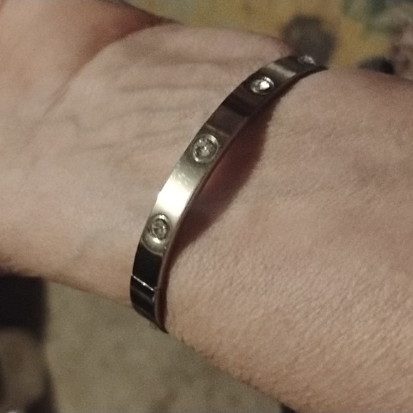 Elegant Silver Bracelet with Crystal Accents - Picture 2 of 3